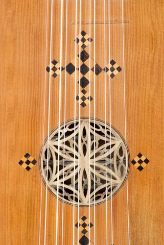 Pormenor de Viola de mão renascentista.