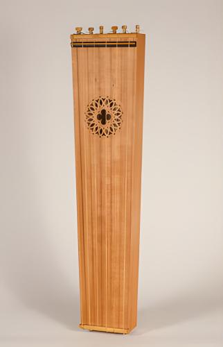 Tambor de cordas. Construtor: Orlando Trindade, 2014